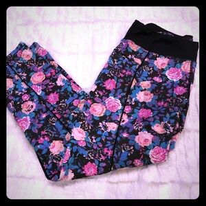 BEBE Floral Crop Workout Tights